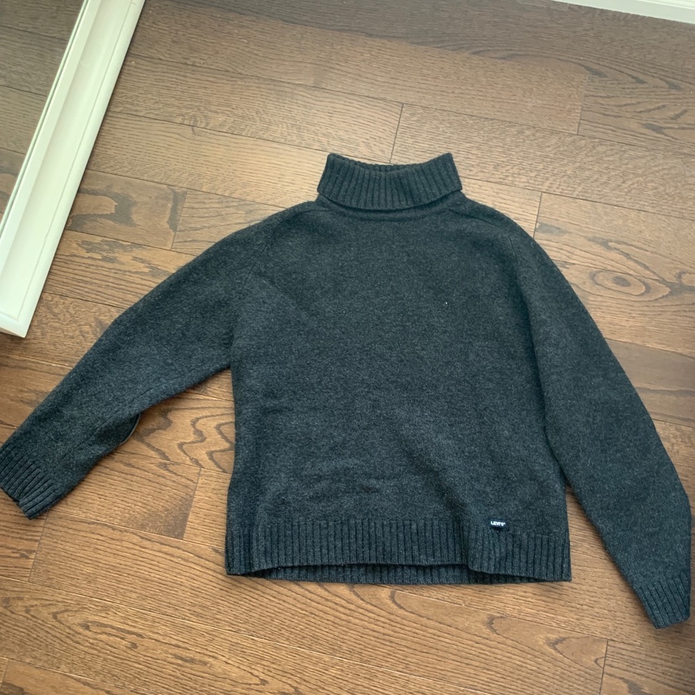 Vintage Levi’s Knit Sweater. Great condition